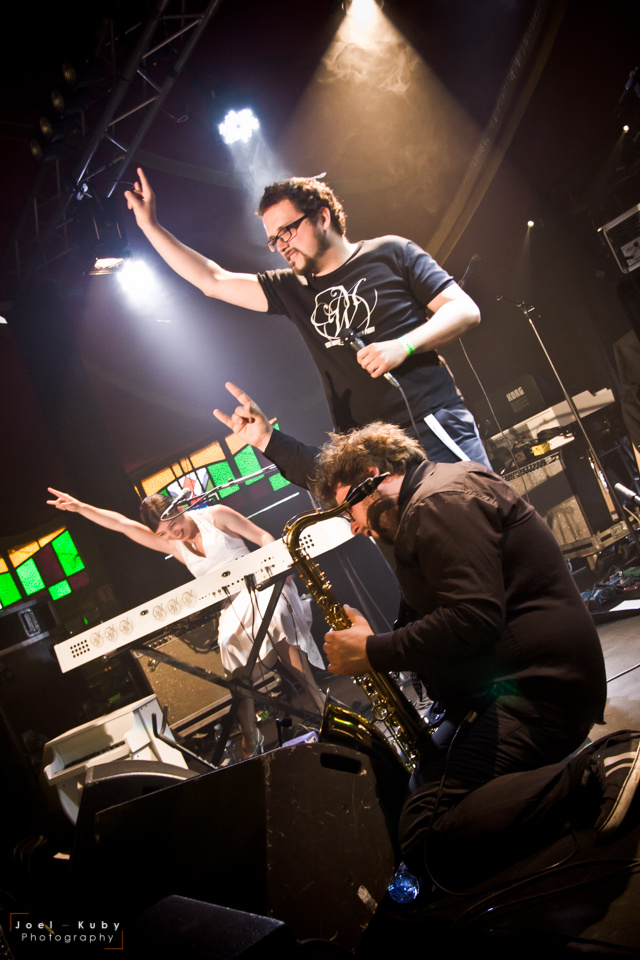 Miss White and the Drunken Piano - Festival Paroles et Musiques