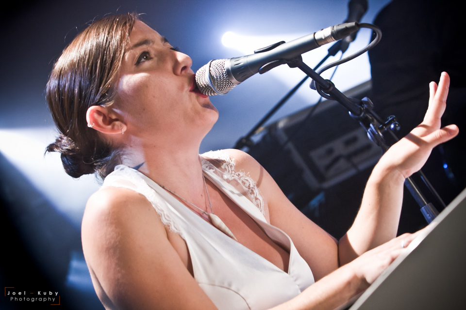 Miss White and the Drunken Piano - Festival Paroles et Musiques