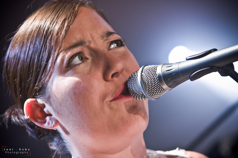 Miss White and the Drunken Piano - Festival Paroles et Musiques