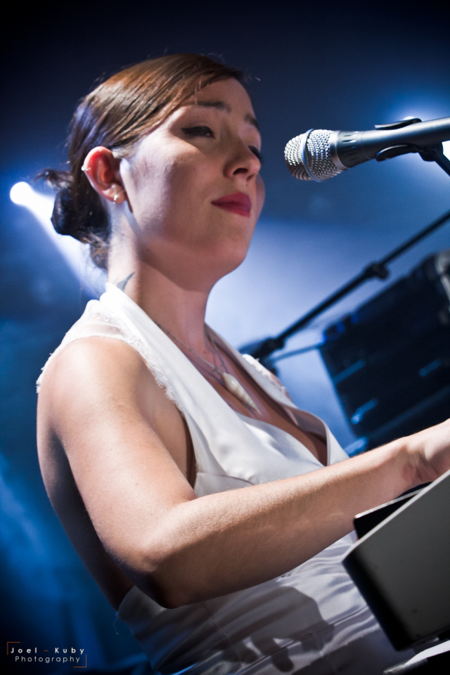 Miss White and the Drunken Piano - Festival Paroles et Musiques