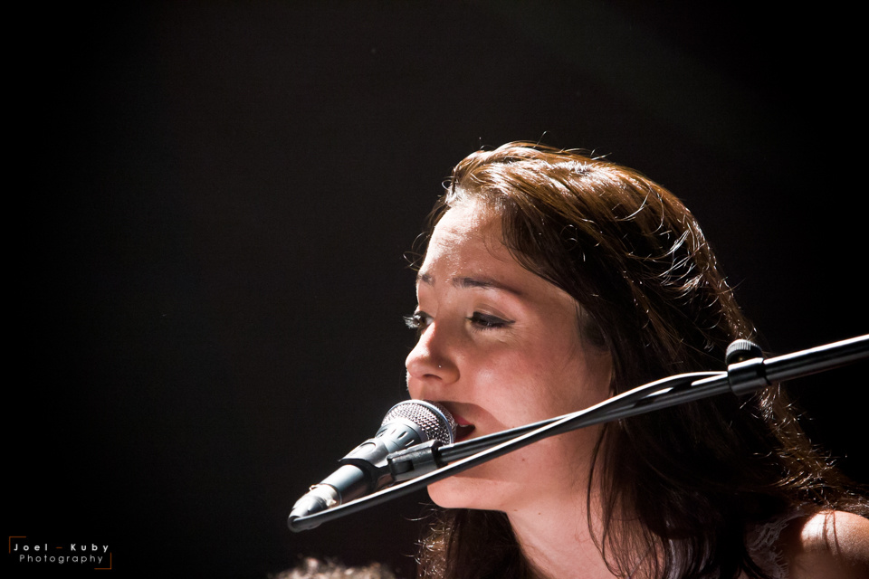 Miss White and the Drunken Piano - Festival Paroles et Musiques
